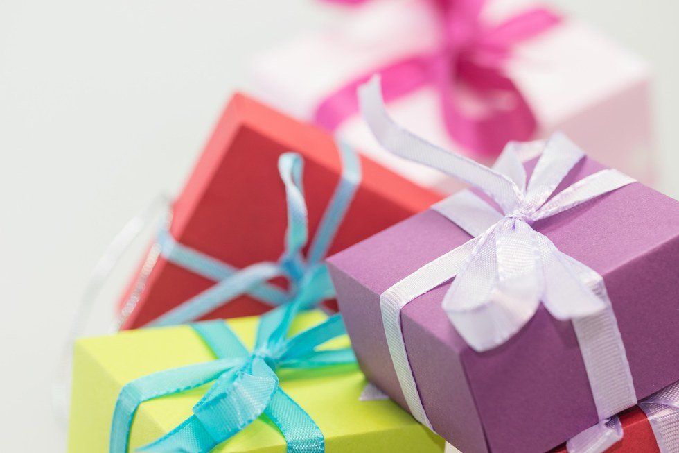 6 Cheap Gift Shopping Ideas For Broke People