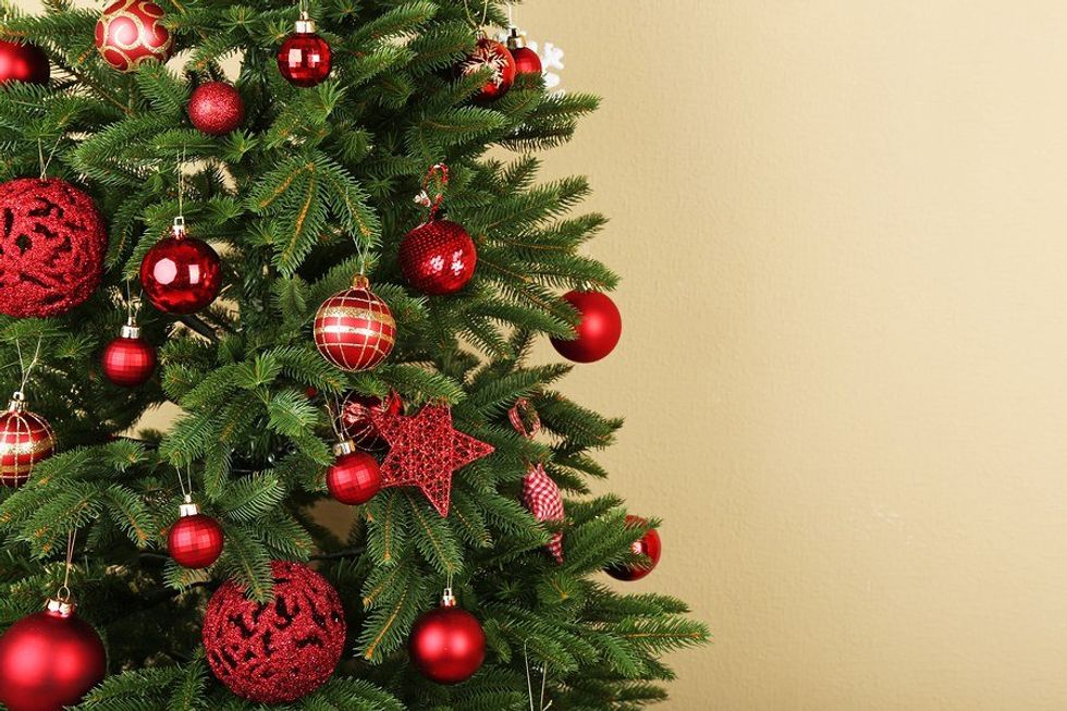 10 Ways To Decorate Your Dorm In The Christmas Spirit