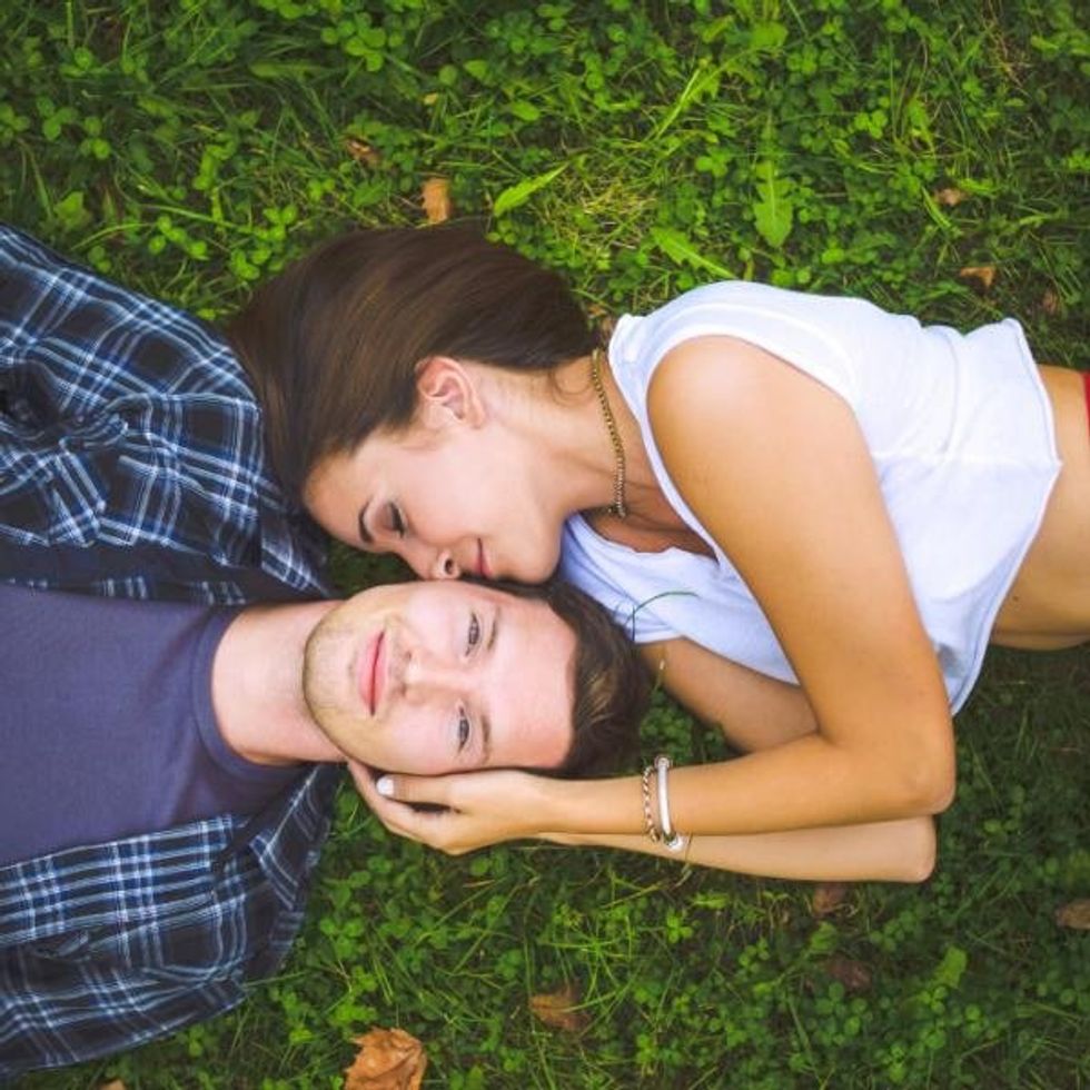 What to Expect When Dating a Girl With Trust Issues