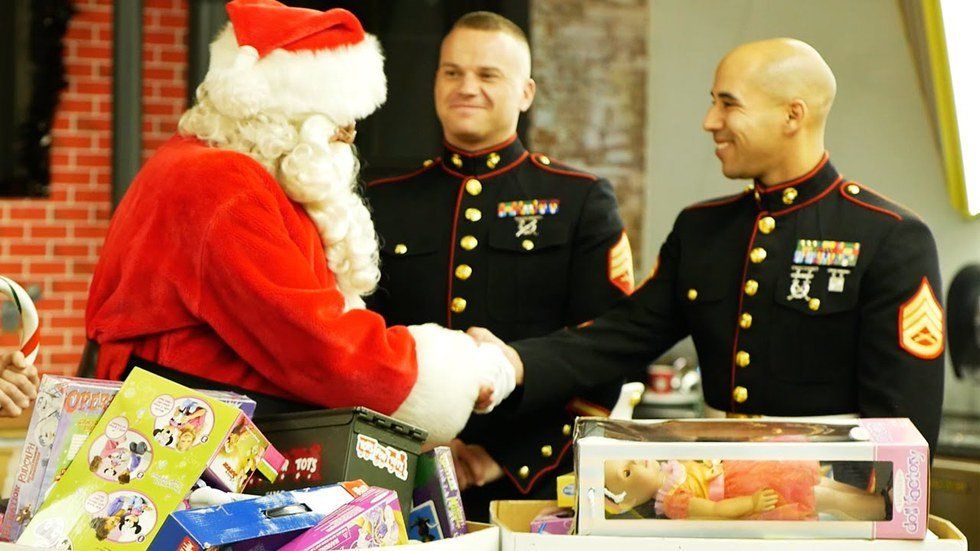 8 Way To Give Back During The Holidays