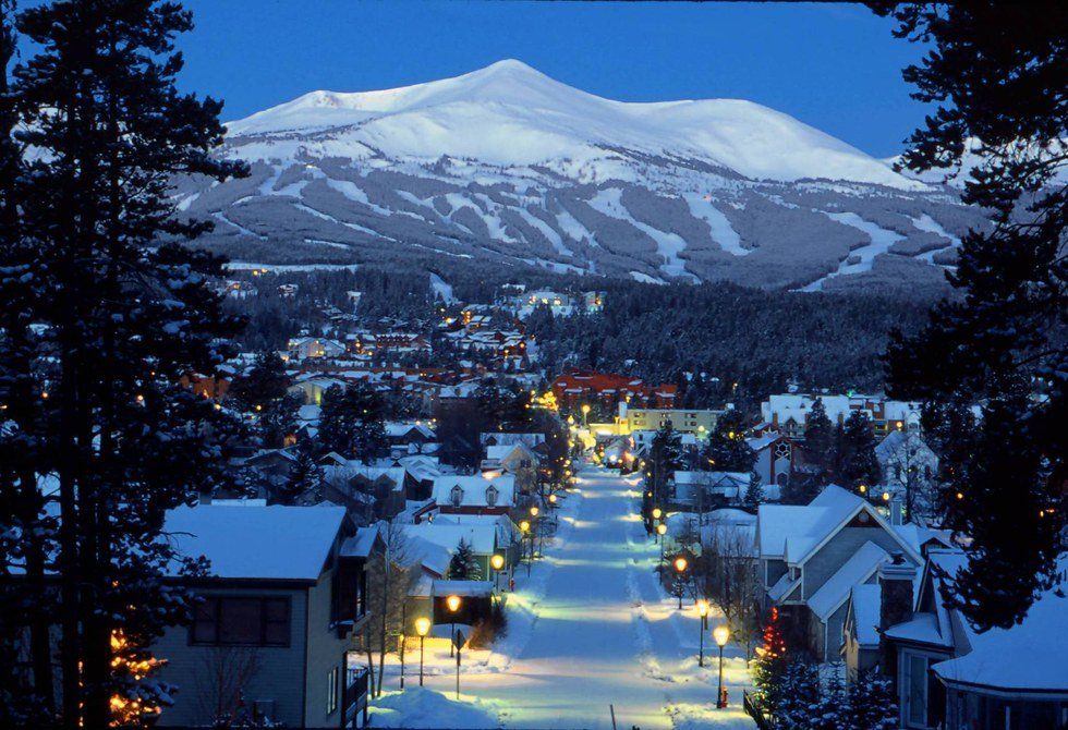 14 Best Christmas Towns to Visit To Get Into the Spirit