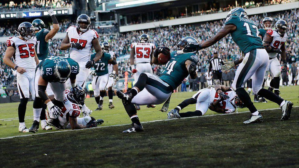 Eagles Defeat Falcons 24-15 Behind Mathews' Big Day