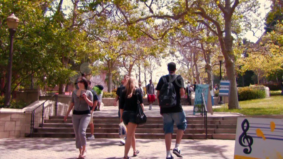 8 Thoughts You Have While Walking To Class At UGA