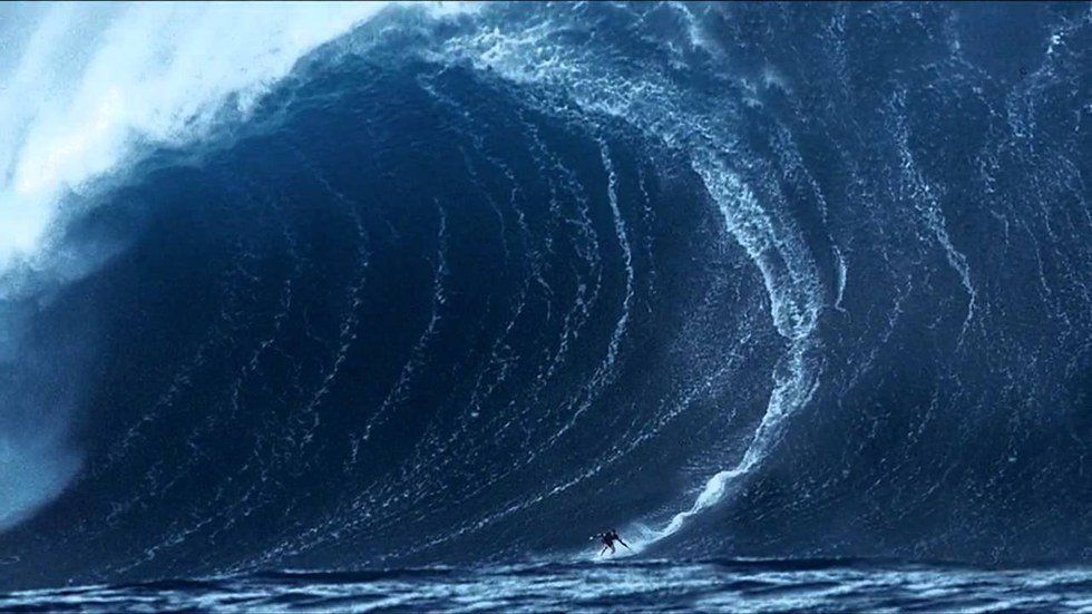 California Born And Raised Girl Goes Surfing For The First Time