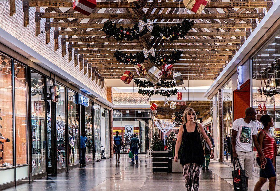 5 Reasons to Be Nice to Retail Workers This Holiday Season