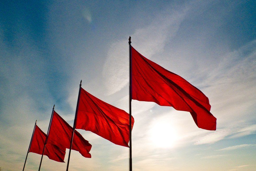 10 Red Flags To Look For When Dating