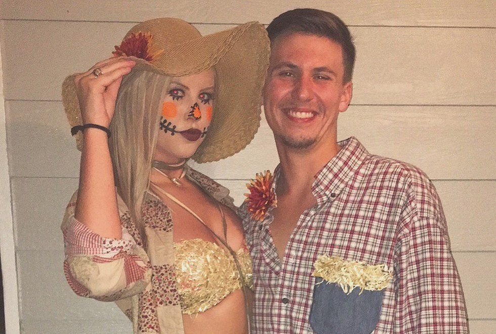 11 DIY Cheap Costumes For College Couples