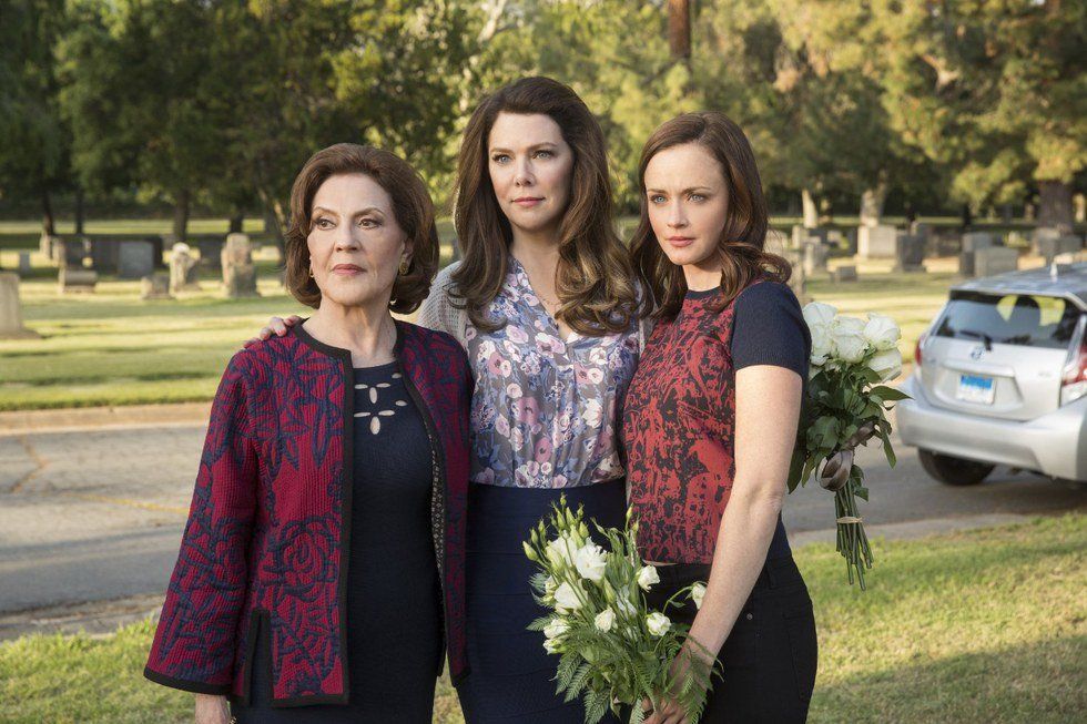 Let Me Dissect The Gilmore Girls Trailer For You