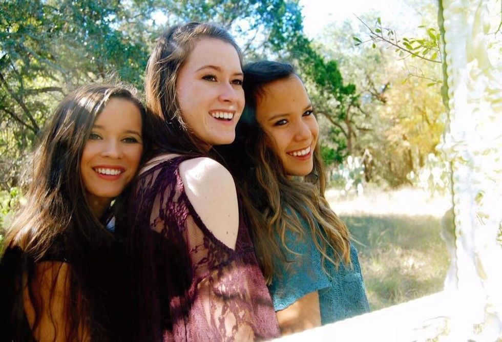 7 Things You Know If Your Sisters Are Your Best Friends