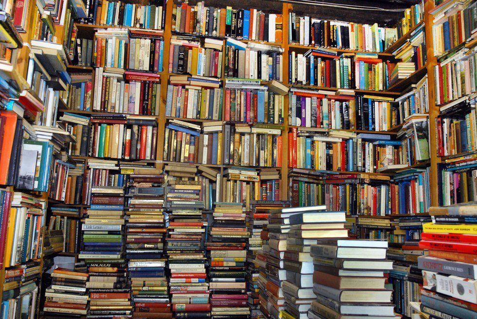 11 Things Every Book Nerd Experiences