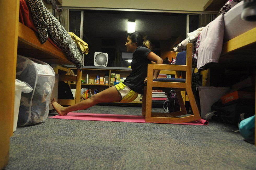 Fight The Freshman 15 With This Dorm Room Workout