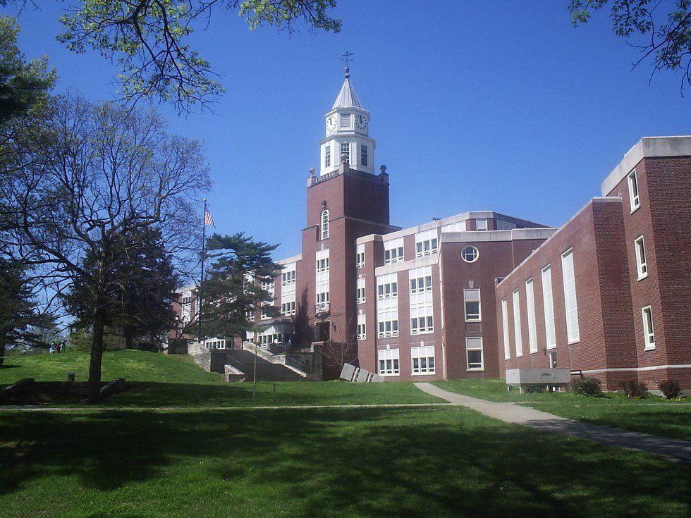 The 10 Best Places To Nap On SIU's Campus