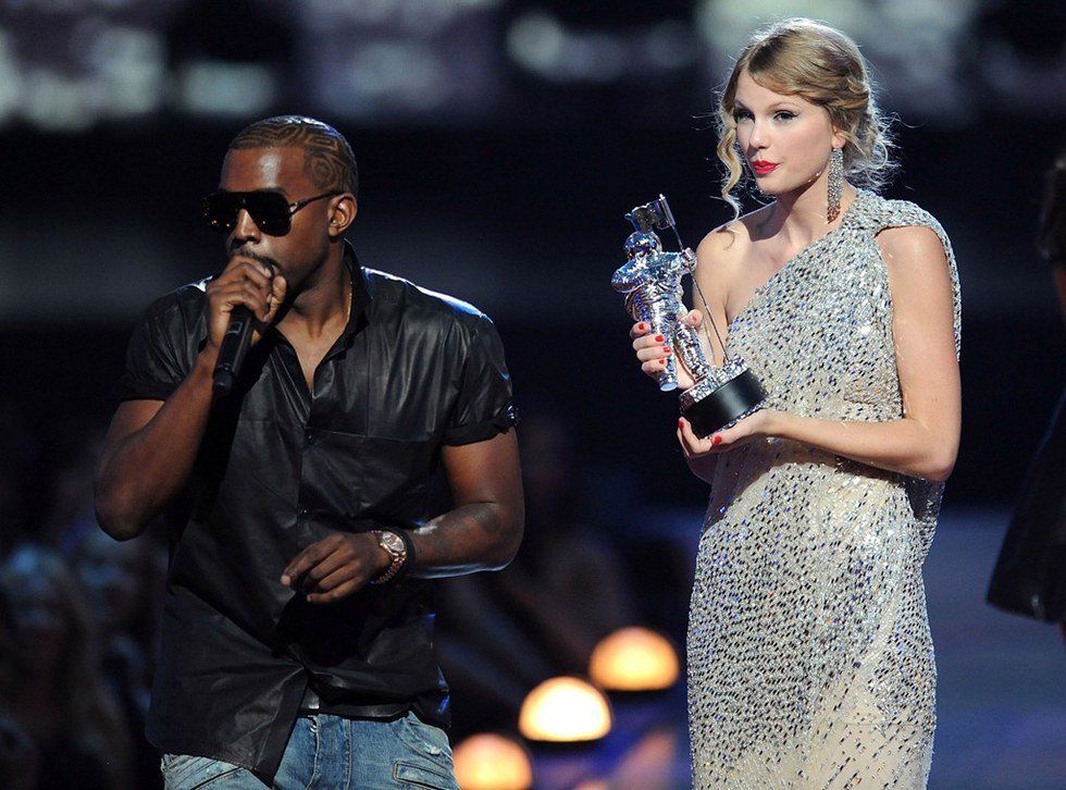 4 Minutes For Yeezy: Kanye West To Take Stage At 2016 MTV VMAs