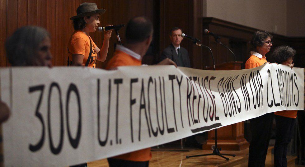 UT Texas Allowing Students To Carry Handguns