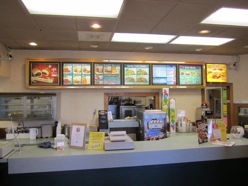 12 Signs You Have Worked In Fast Food