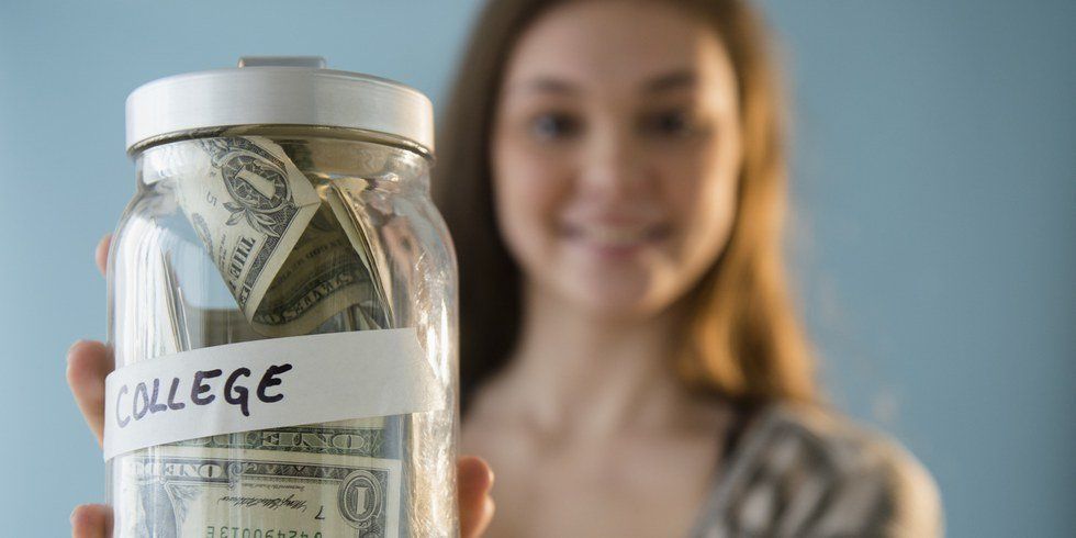 6 Ways To Save Money As You Move Into College