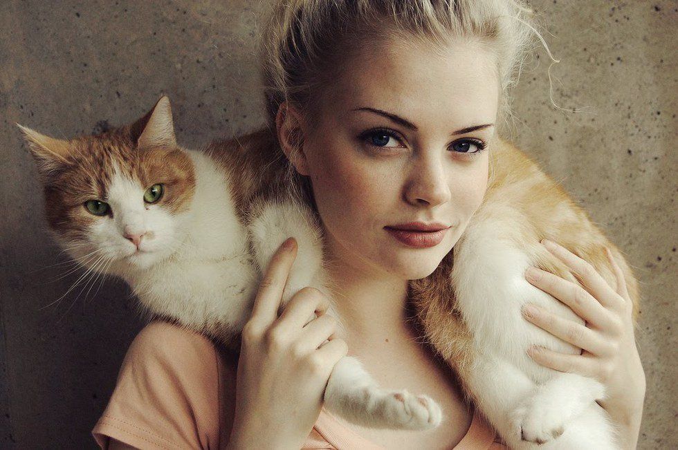 5 Reasons Having A Girlfriend Is Like Having A Cat