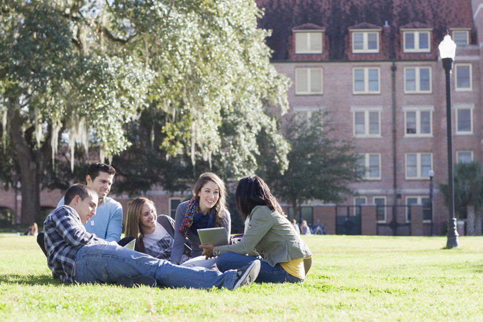 10 Thoughts Every College Kid Has About Going Back To School