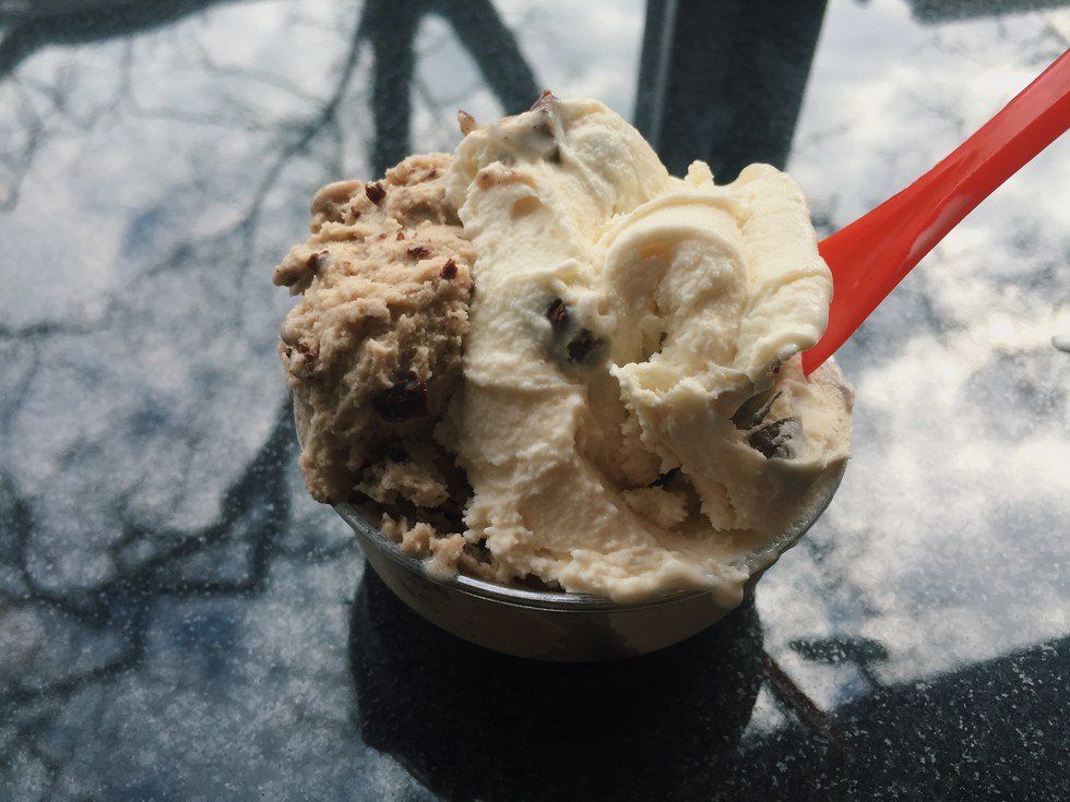 Pros and Cons of Working in an Ice Cream Store