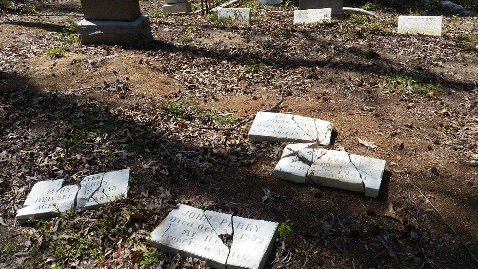 Evergreen Cemetery: Resting in Pieces