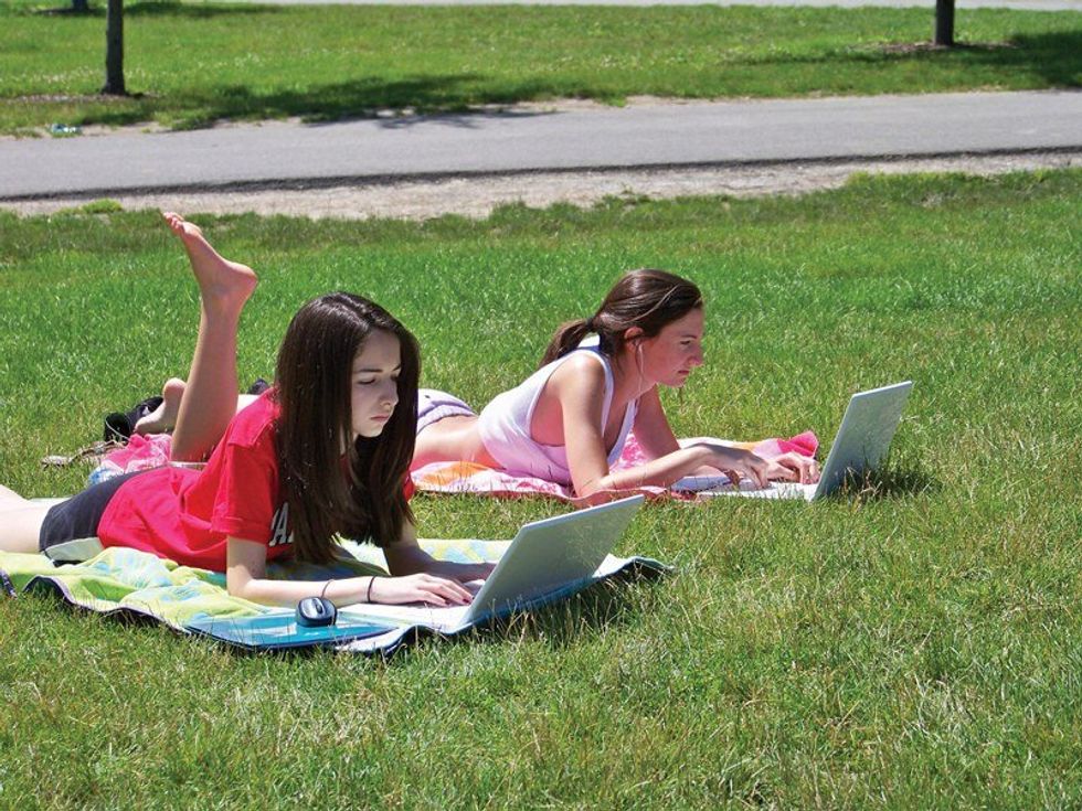 14 Things That Happen while You Stay at School for the Summer