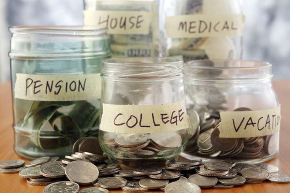 20 Ways To Save Money In College