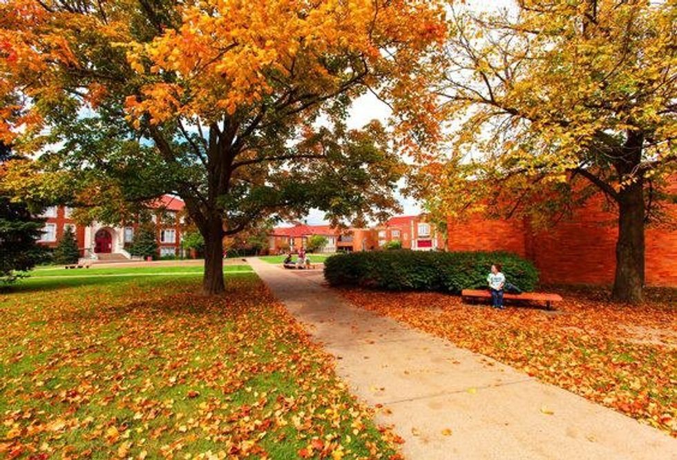 10 Ways To Tell You Went To A Small College