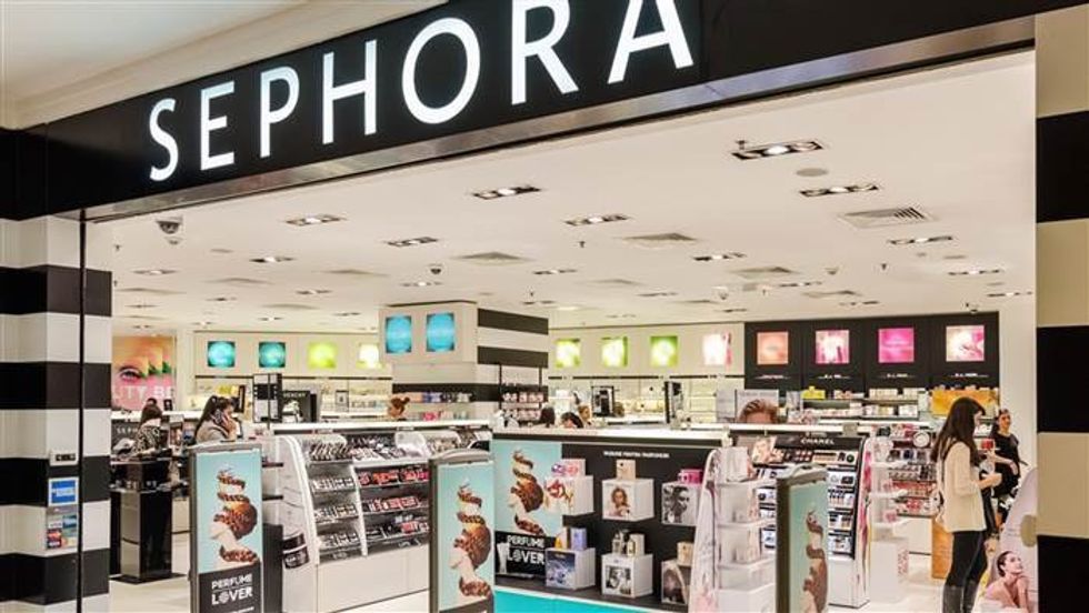 13 Thoughts Everyone Has In Sephora Told By Spongebob