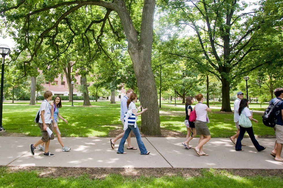 4 Things People Should Ask While Visiting College Campuses: Life In The Dorms Edition