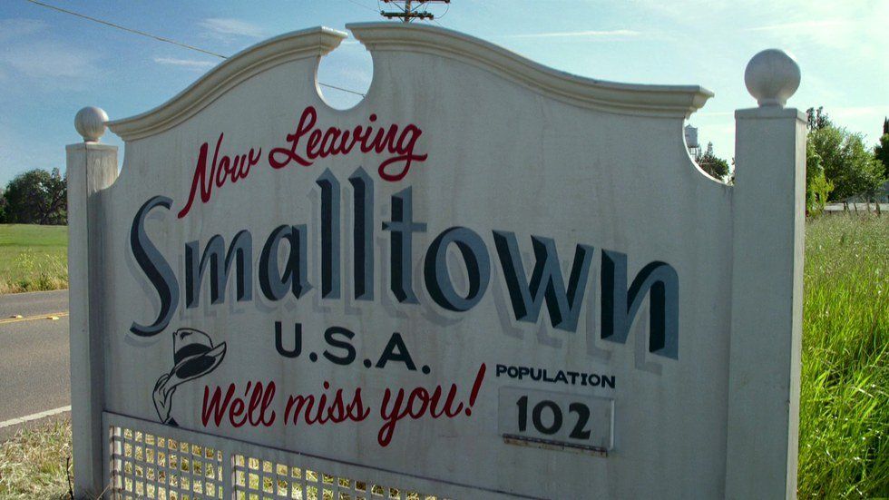 10 Moments You Experience Growing Up in a Small Town