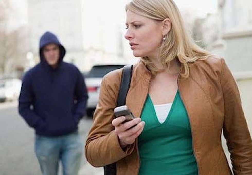 Why Women Today Need To Be Aware Of Their Surroundings