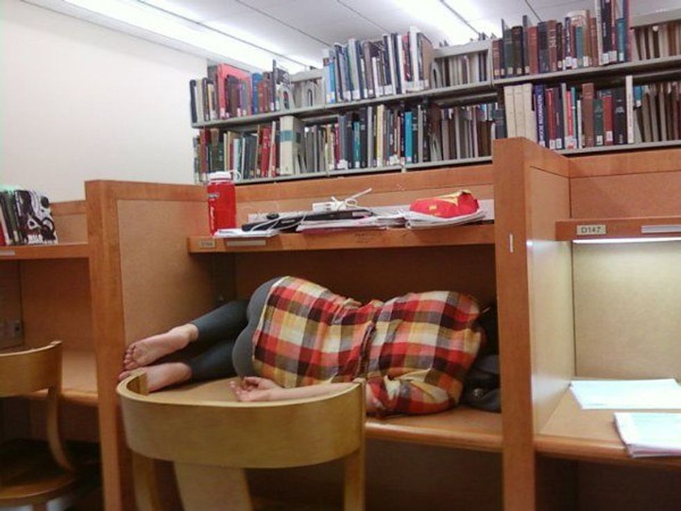 15 'Don’ts' Everyone Does During Finals Week