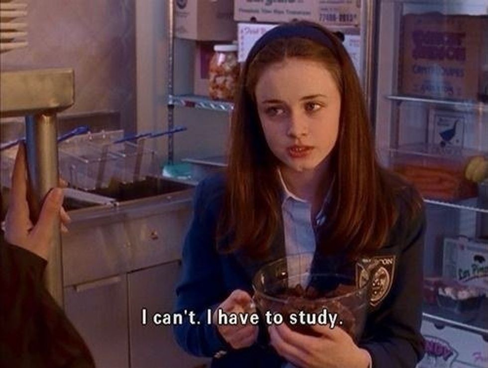 7 Things That Happen While Studying For Finals, As Told By "Gilmore Girls"