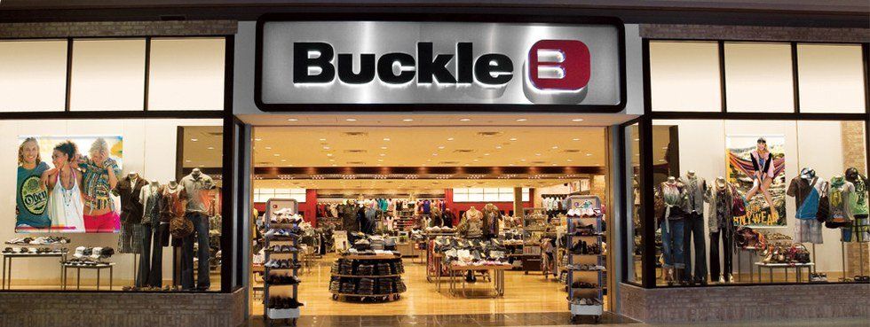 The 10 Stages of a Shopping Experience at The Buckle