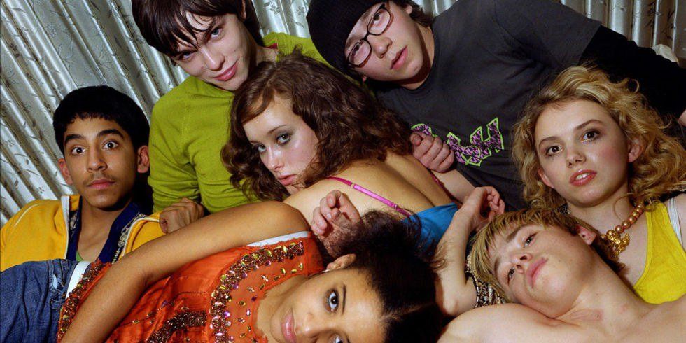 What It's Like To Be An Outgoing Introvert As Told By "Skins"