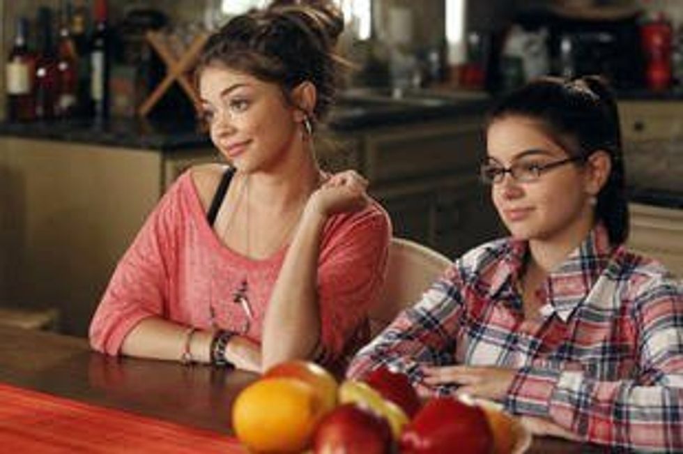 15 Things Modern Family Got Right About Having a Sister