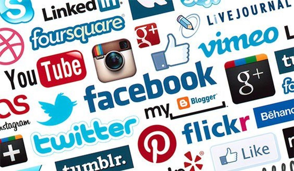 Why The Benefits of Social Media Outweigh The Drawbacks