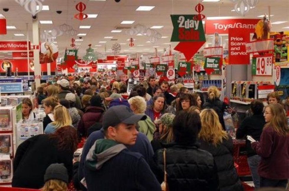 12 Signs You Work Retail During The Holidays