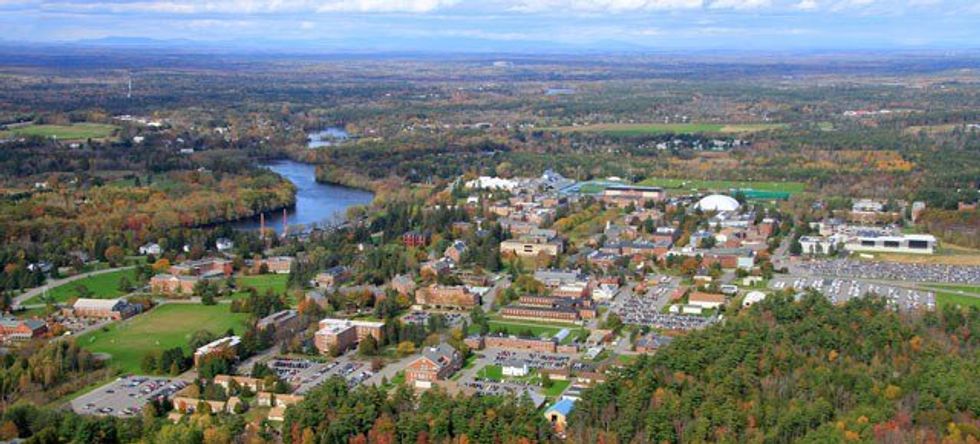 21 Signs You Go To The University Of Maine