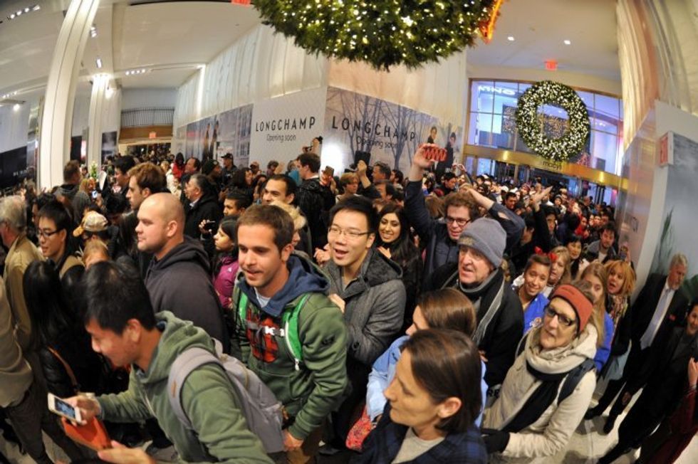 10 Phases of Black Friday Shopping