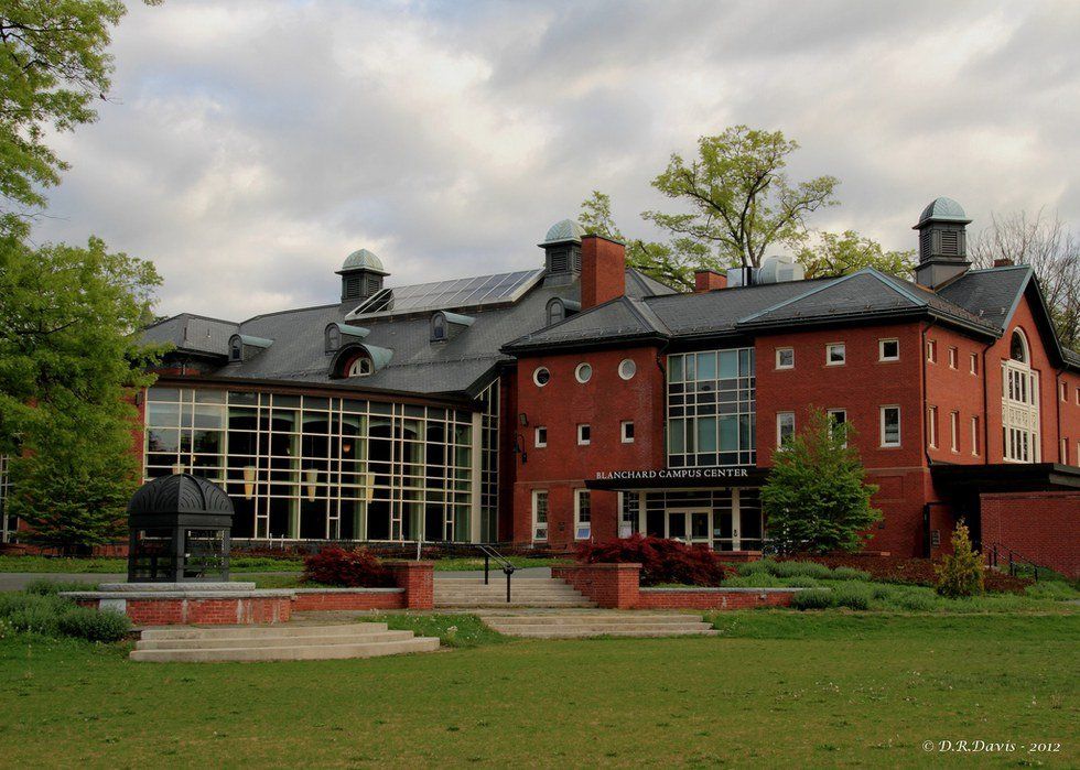 Dining Daze: A Review of Mount Holyoke's Dining Halls