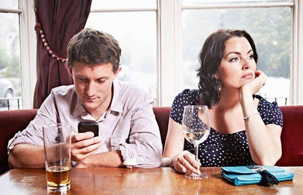 Why We Should Separate Dating And Technology