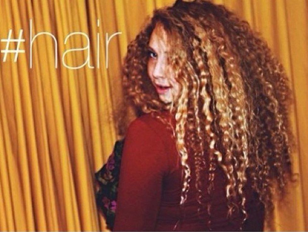 The Pros and Cons Of Having Giant Curly Hair