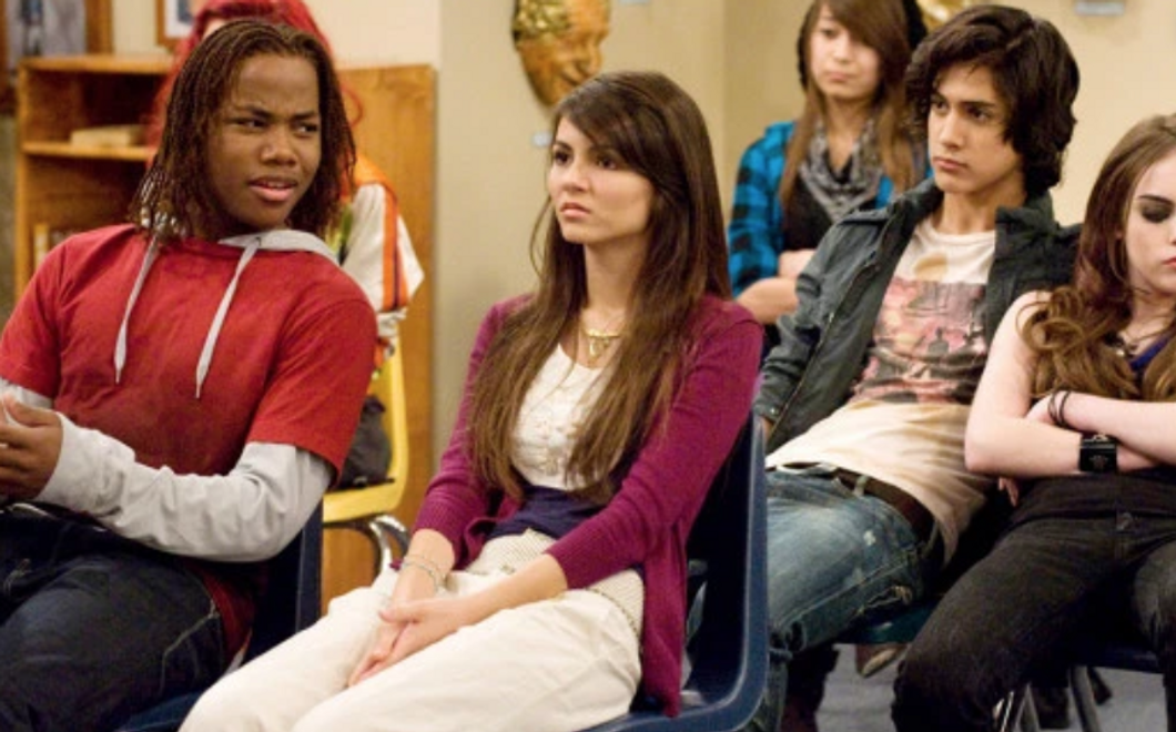 30) Tori Vega is having a BAD morning on Victorious -  in