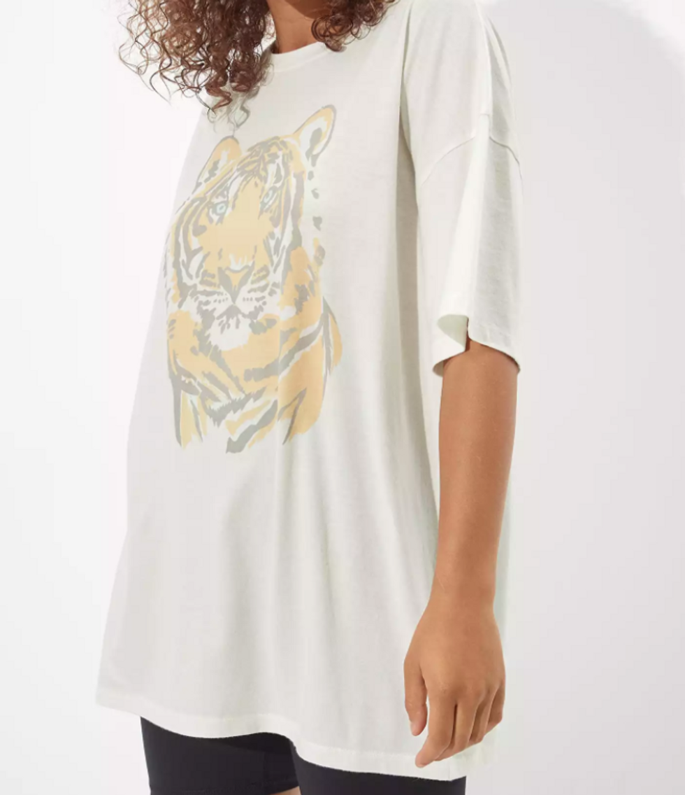 10 Oversized Graphic Tees As Cute As Urban — All Under $30