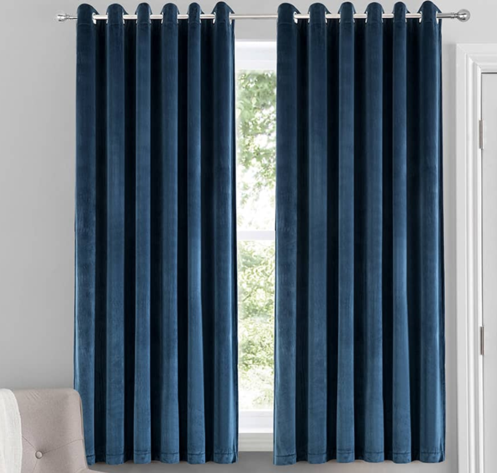 A handy guide to choosing the Blue Living Room Curtains