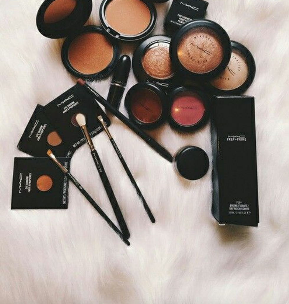 Twelve Things Only Makeup Lovers Understand